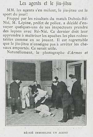 Article « Les agents et le jiu-jitsu » et photographie légendée « Ré-Nié immobilise un agent »